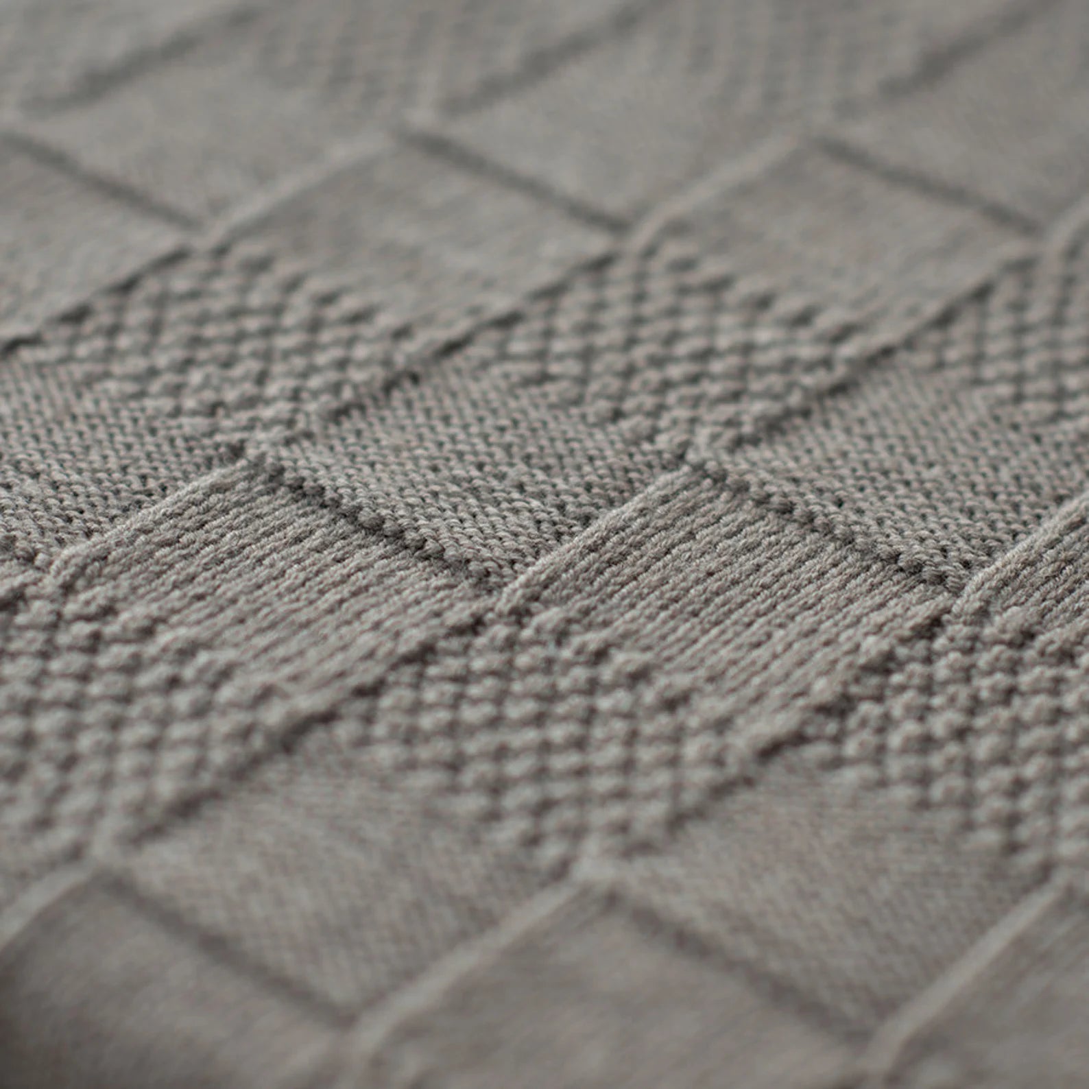 Textured Baby Blanket – Reversible &amp; Beginner-Friendly Design Knitting Pattern